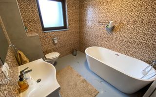 Vila cu 5 camere, Borhanci, 540Mp, 3 Parcari,Gradina, View,Petfriendly - Poză 11