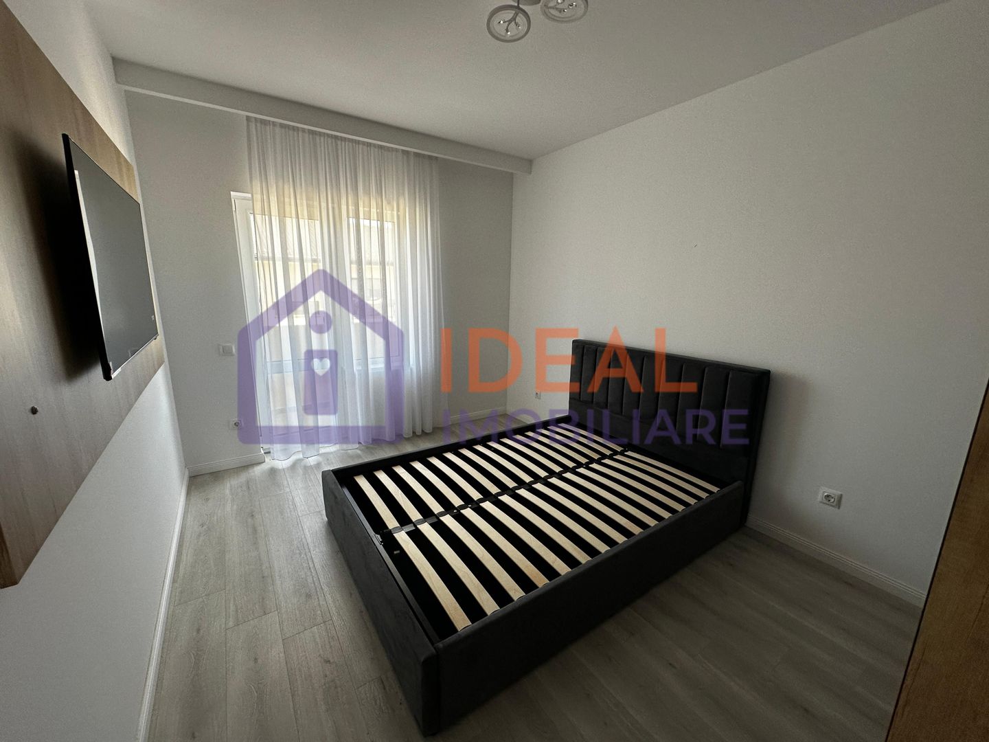 Apartament cu 3 camere și balcon de vânzare ,în zona Doamna Stanca - Poză 5