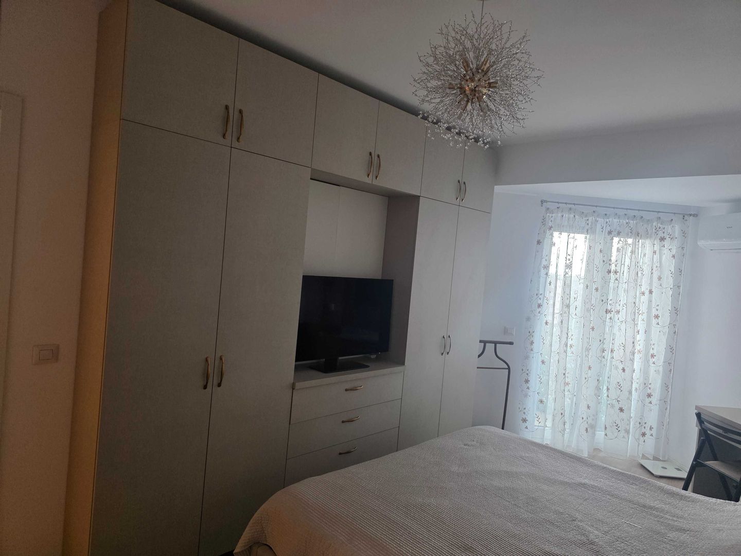 APARTAMENT ELEGANT PARCARE STATIE DE  INCARCARE BOXA  ZONA 13 SEPTEMBRIE - Poză 5
