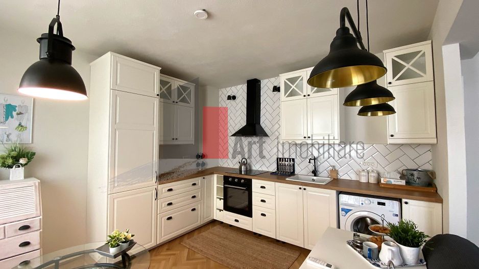 Apartament deosebit 2+1 camere complet renovat - Natiunile Unite - Poză 1