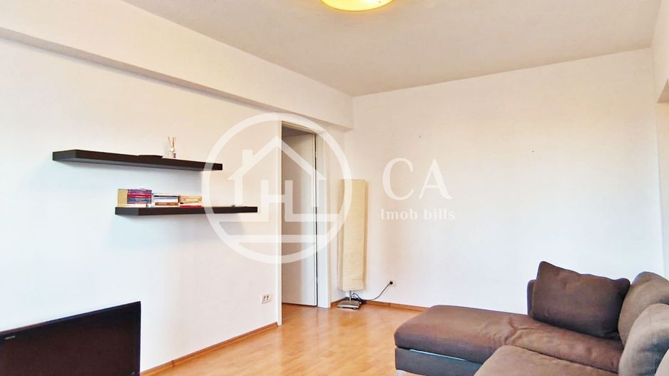 Apartament de vânzare cu 3 camere în zona Rogerius, Oradea - Poză 1