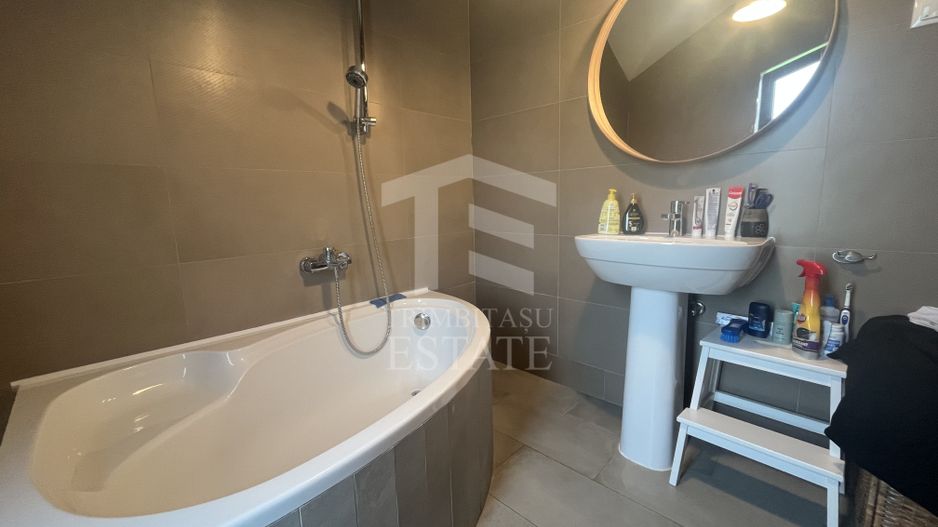 ANDRONACHE | Vila 4 Camere | Garaj  | Curte Verde | Ciubar & BBQ - Poză 16