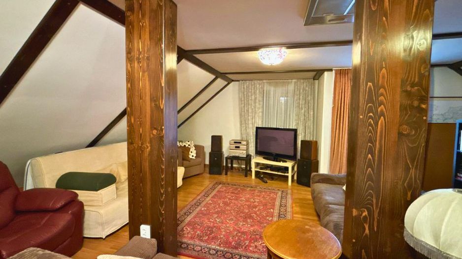 Vilă cu 10 camere P+2E+M 400 M² utili 2800 M² Teren Comandau - Poză 13
