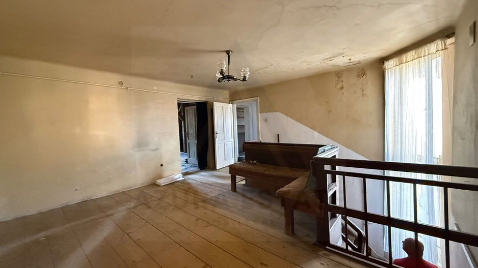 Apartament la casa 4 camere 4 bai 219.5 mp utili si garaj zona Central - Poză 6