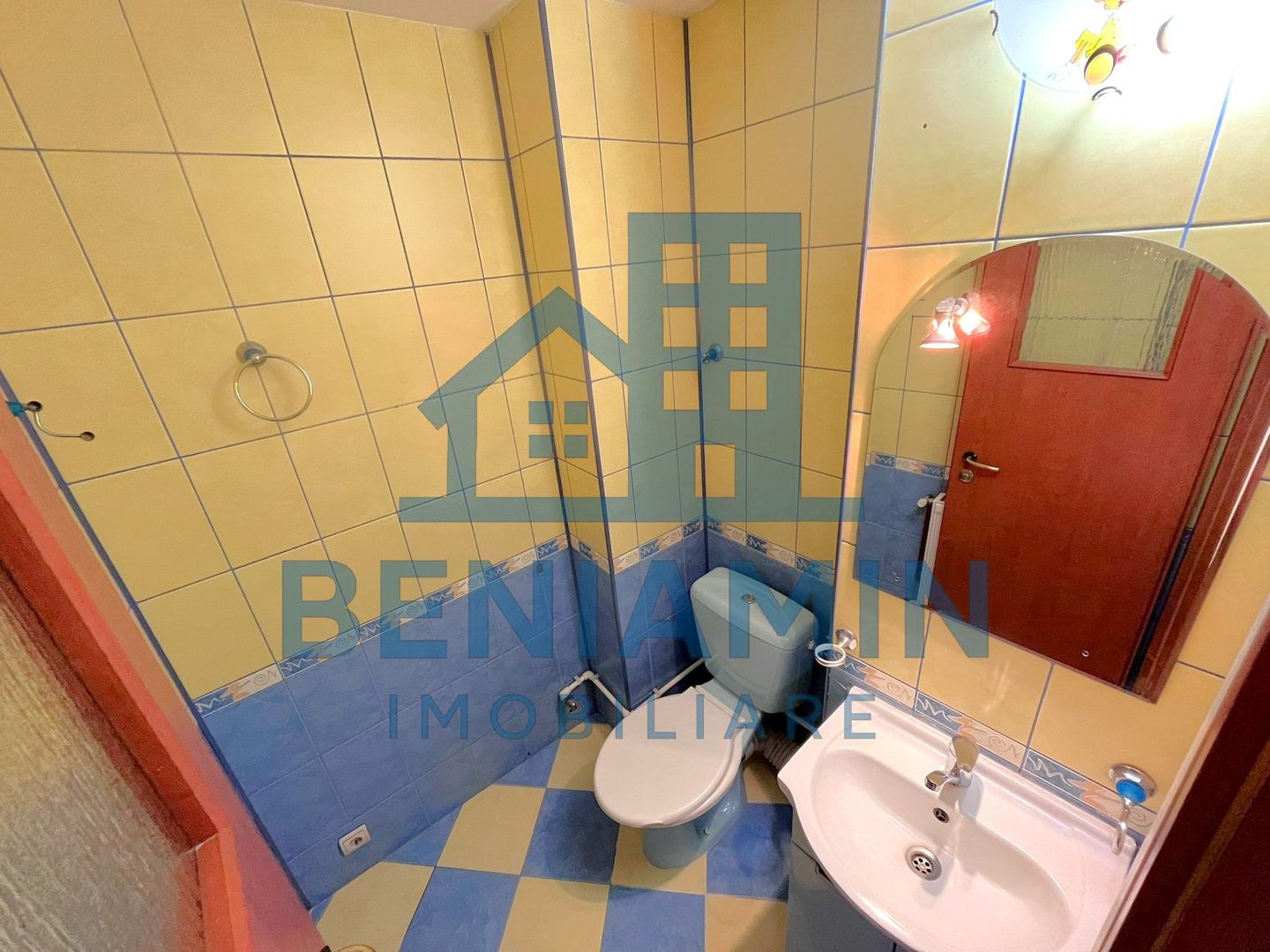 3 camere decomandat la etajul 1 in 1 Mai an 1985 centrala - Poză 6