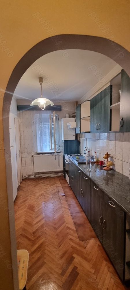 Vand apartament 2 camere in centrul orasului Satu-Mare - Poză 2