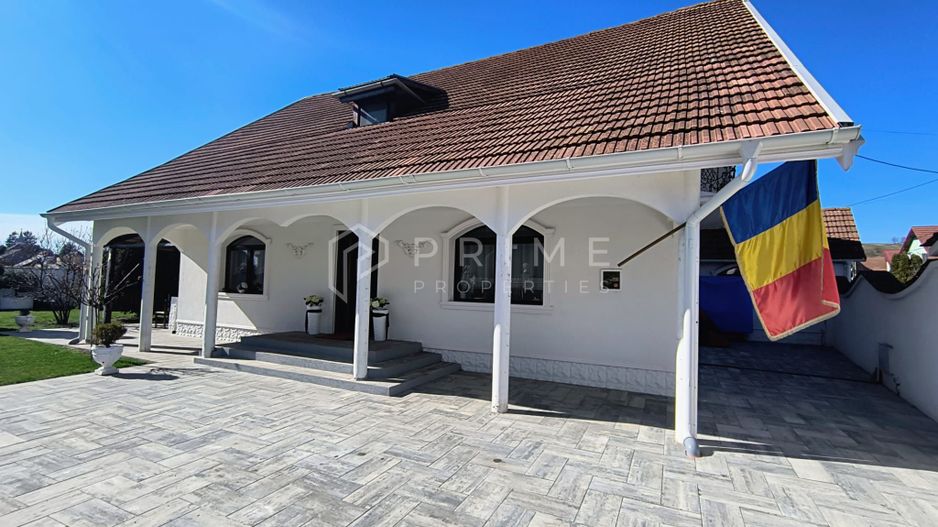 Casa perfectă pentru familie – curte, foișor cu grătar și garaj triplu - Poză 5