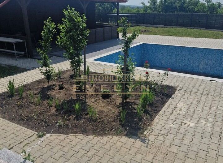 Proprietate deosebita, ocazie de investitie, la 20 km de Botosani - Poză 4