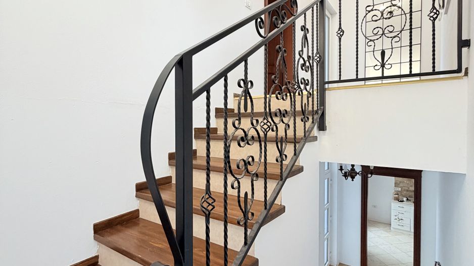 Casă de închiriat la liziera pădurii - Dumbrăvița - Poză 8