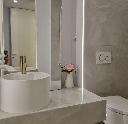 Cortina North, Particular - Poză 4