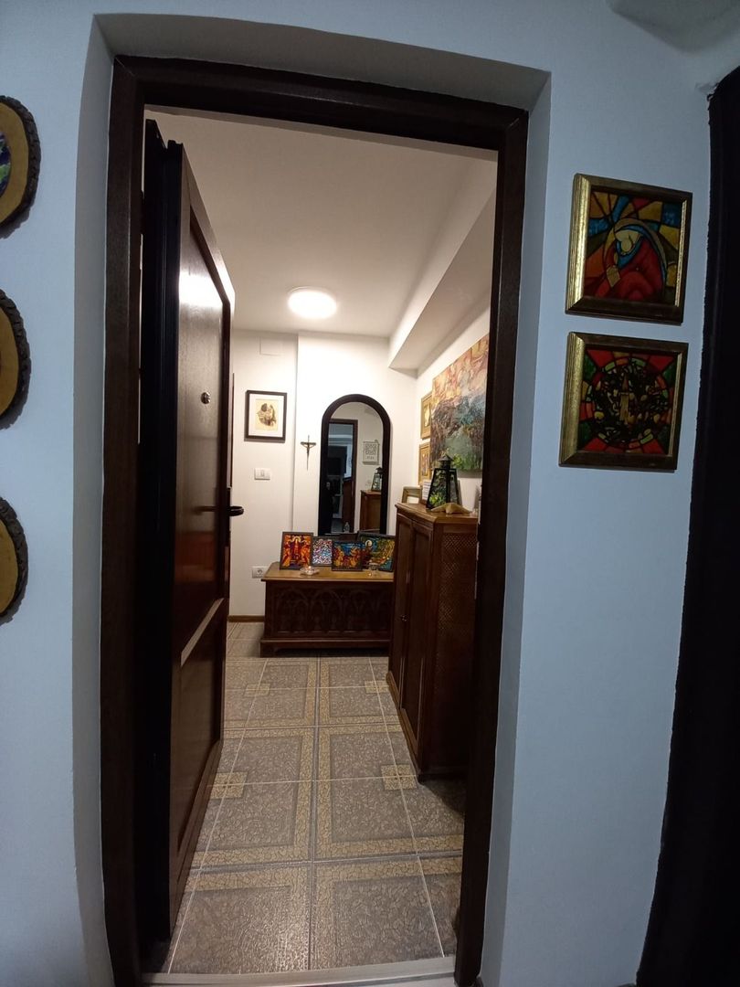 Apartament central la demisol înalt - Poză 7