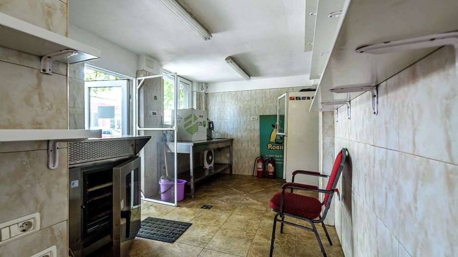 Spațiu economic, fast food mobilat și utilat complet. - Poză 8