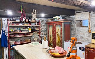 Casă în centrul Cisnădioarei – 4 dormitoare, 3 băi, Garaj, Atelier,Pivniță - Poză 11