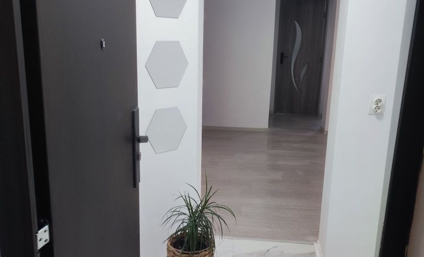 Vând apartament 2 camere - Poză 3