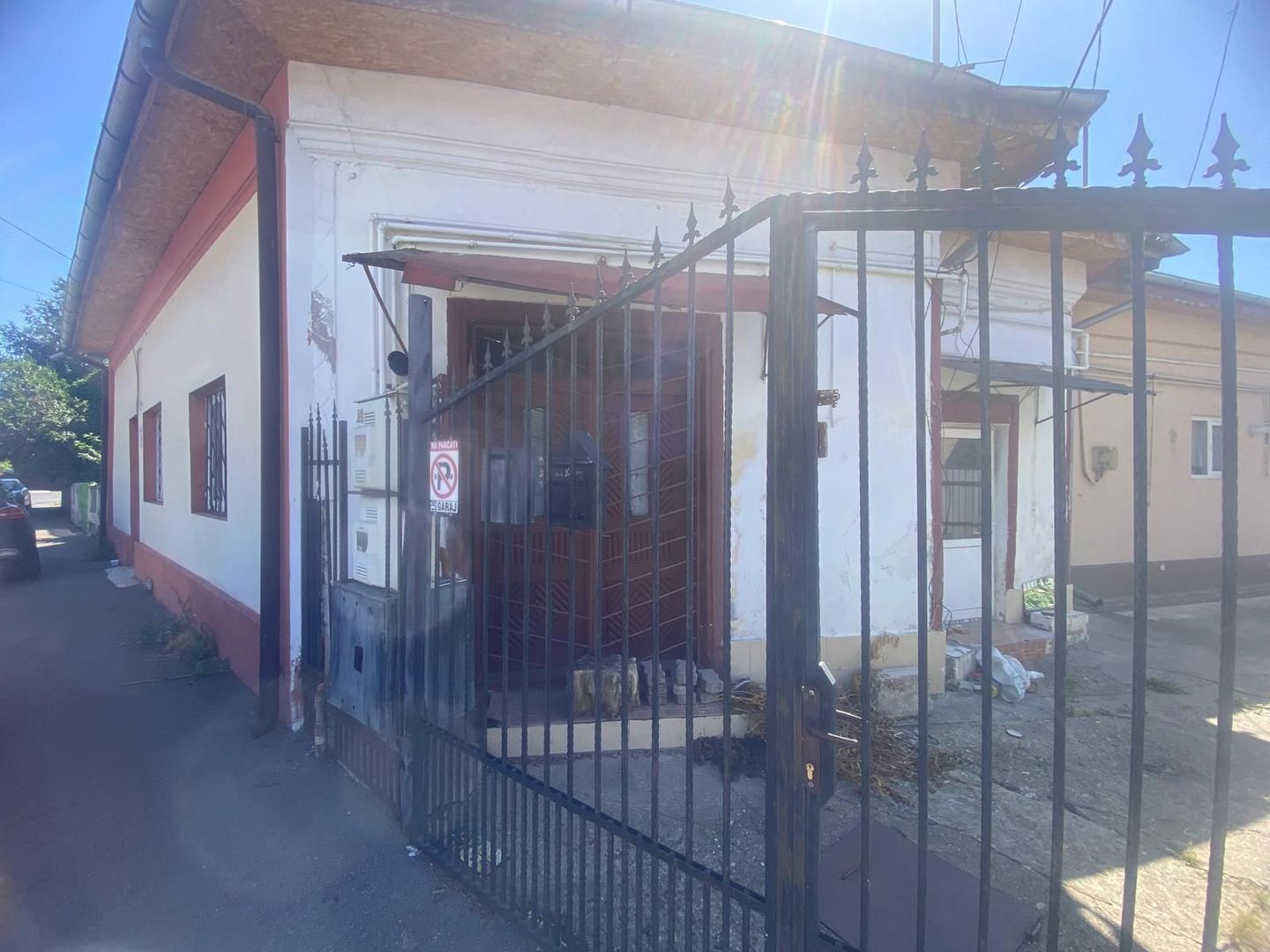 Vanzare casă bine poziționată – Târgoviște, strada Berzei - Poză 1