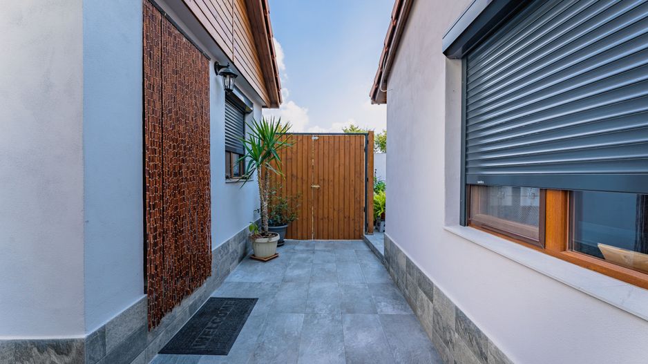 Apartament la curte cu intrare separată - Poză 7