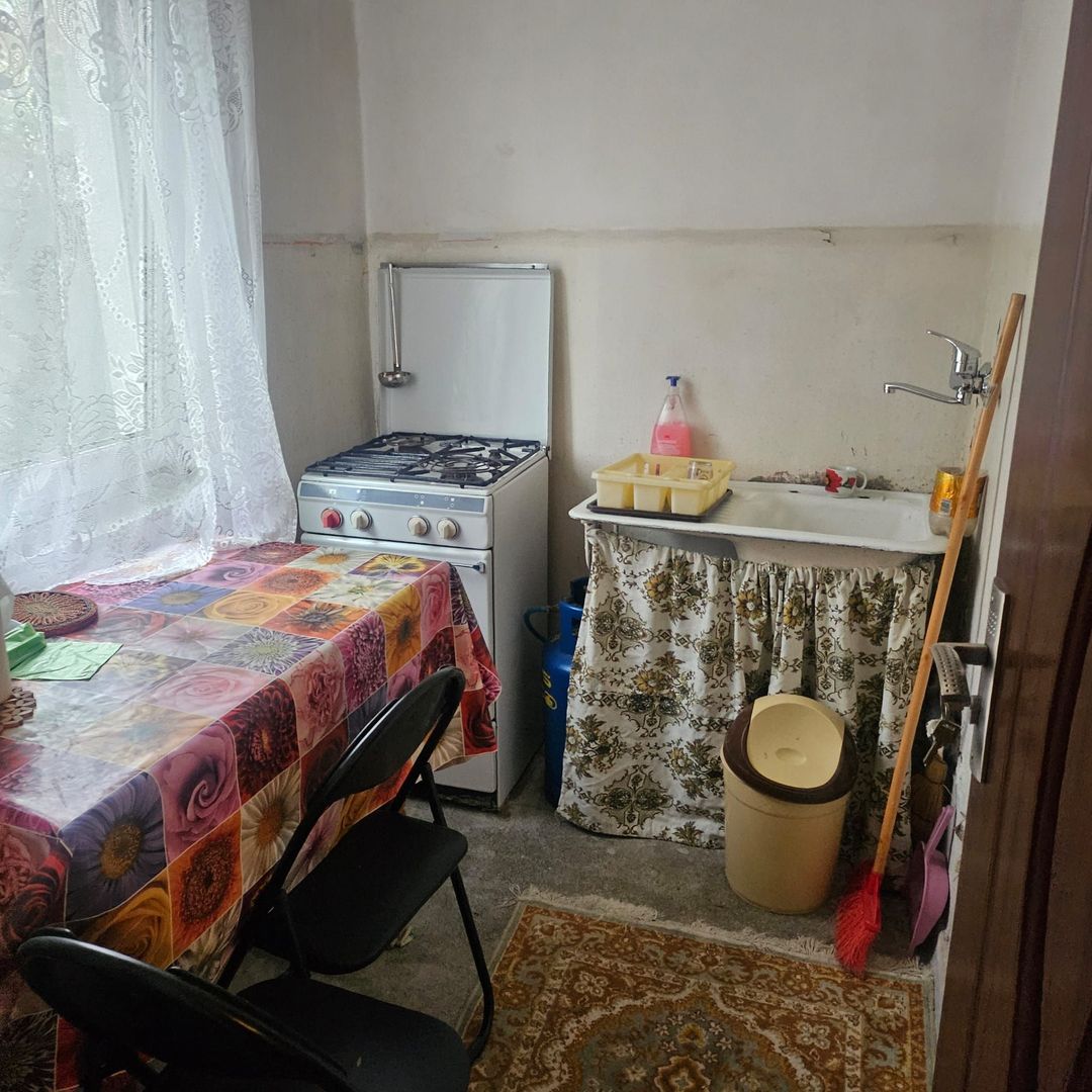 vand garsoniera zona Crihala, etaj 1 - Poză 7