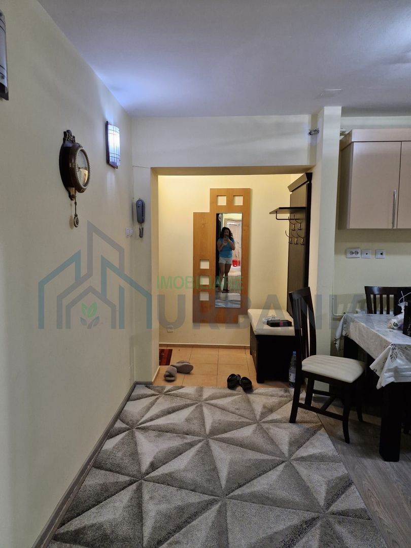Apartament renovat, mobilat, cu centrală termică, în zona Tătărași, Iași - Poză 1