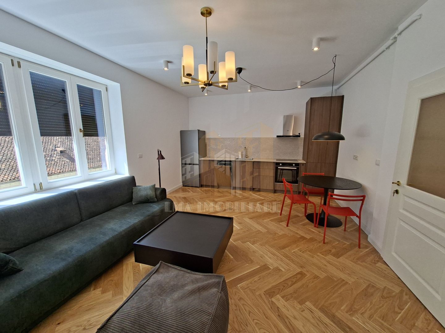 Apartament 3 camere Poarta Schei Brasov - Poză 10