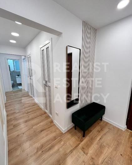 Vânzare, apartament cu 3 camere în zona Drumul Taberei - Poză 13