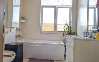 Apartament spatios 100 mp cu lift si 50 mp de terase - Poză 16