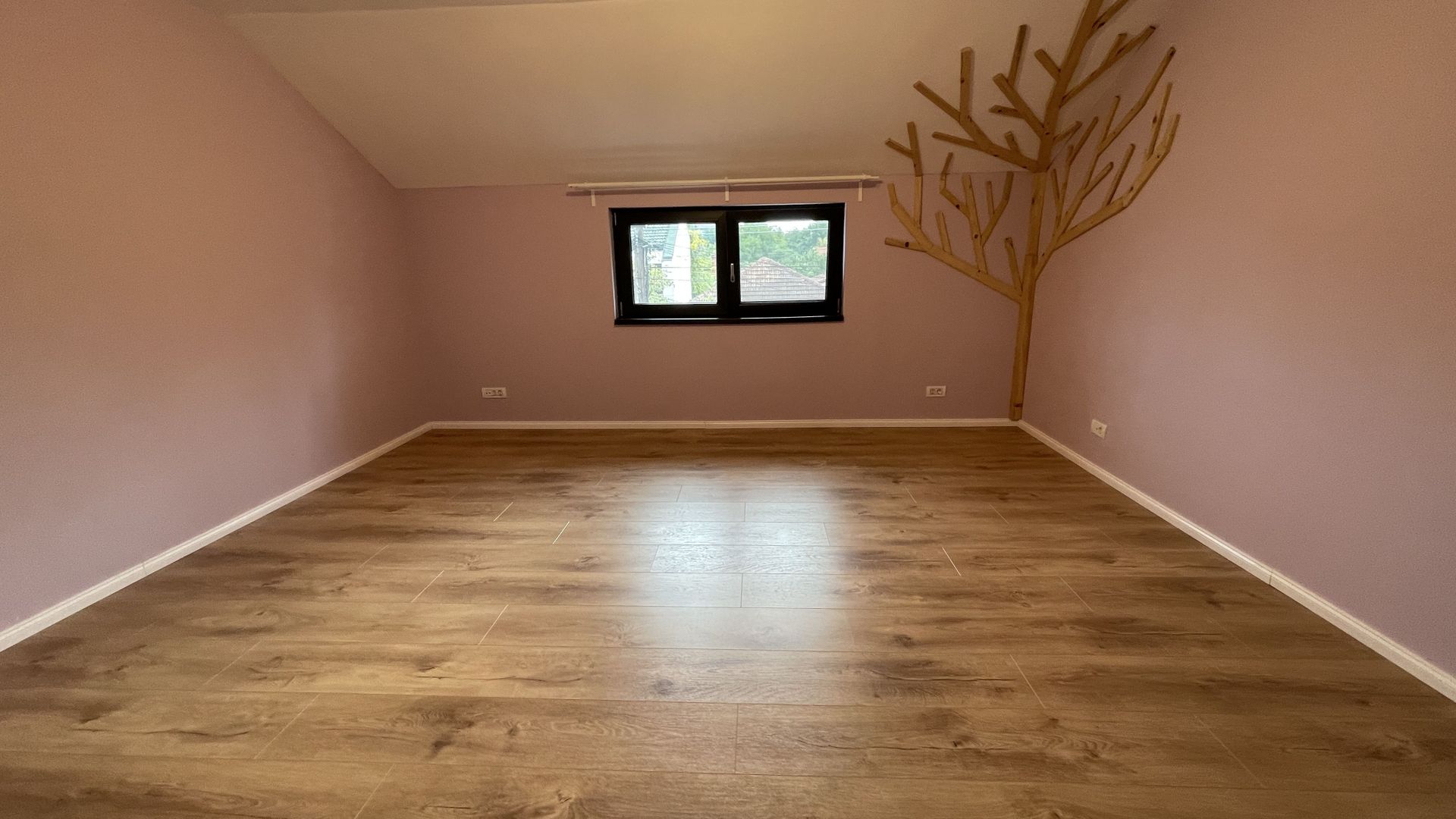 Casa spatioasa,amenajata in zona Lipovei - Poză 15