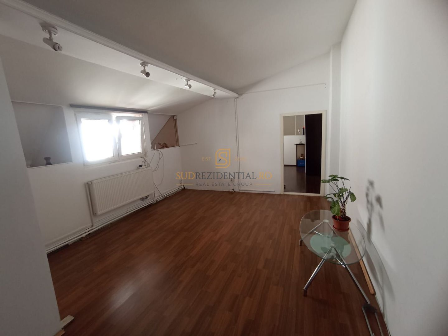 Casa spatioasa cu 7 camere, zona Bd. Brancoveanu, acces facil metrou - Poză 9