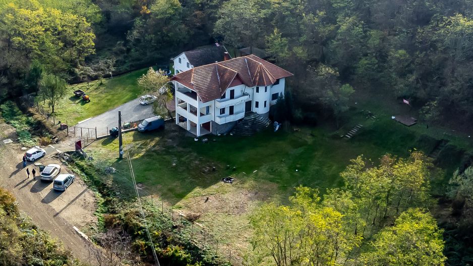 Casă în localitatea Miniș - Comision 0% la cumparare - Poză 13