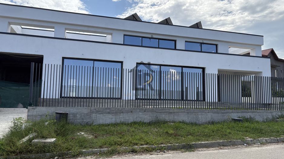 VILĂ superba – STIL MEDITERANEAN CU PRIVELIȘTE LA LAC - Poză 15