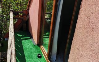 Vila cu 10 camere,pretabil compartimentare in 2 unitati separat,ASTRA. - Poză 21