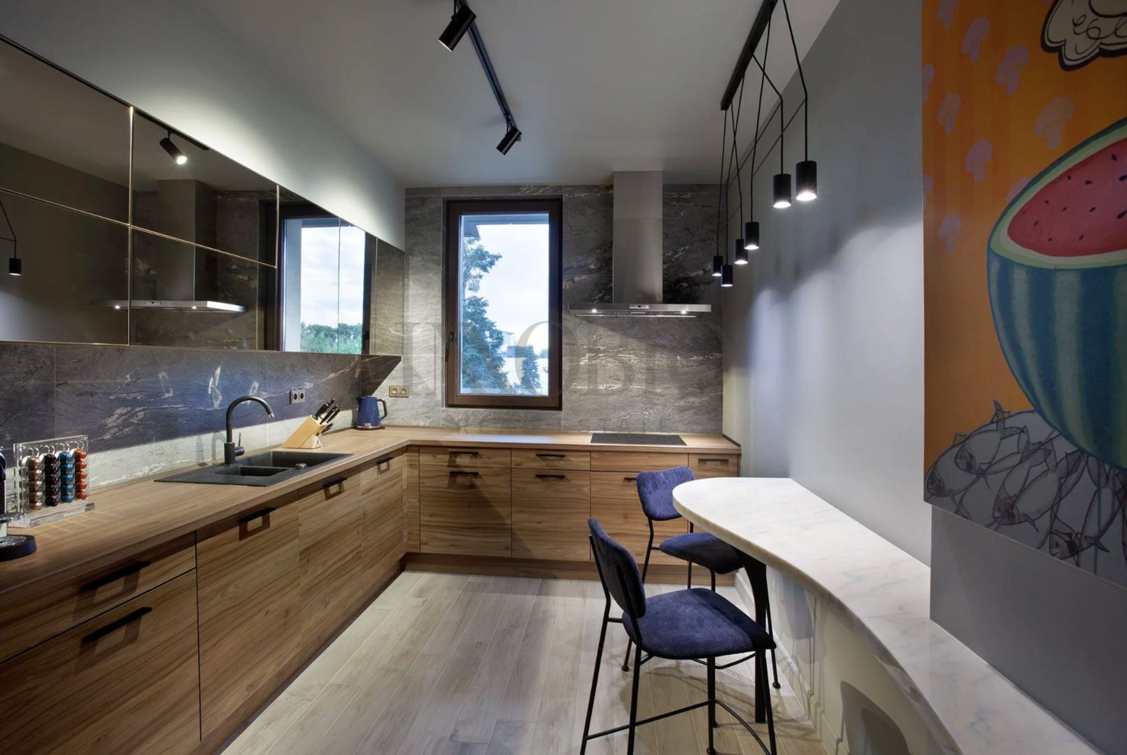 Full Service Apartment | 3 Bedrooms | Parking | Concierge - Poză 3