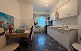 4 camere | etaj 1 | centrala proprie | mobilat si utilat | zona buna | - Poză 5