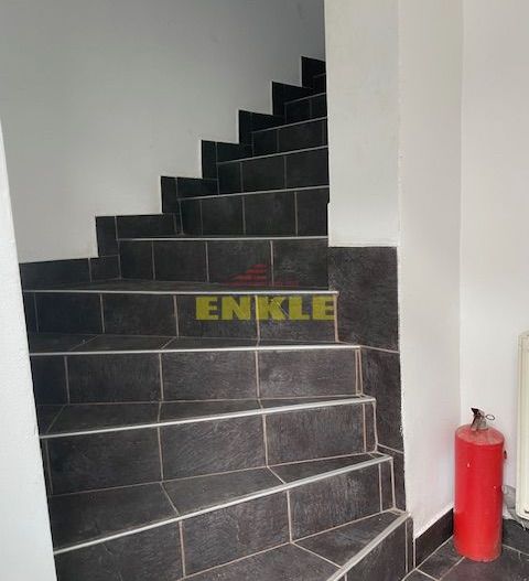 De vânzare: Hală industrială cu anexă birouri/apartament - Poză 5