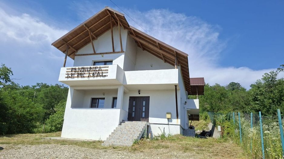 Casă-Pensiune Agroturistica spatioasa P+M Budeasa cu vedere la lac - Poză 1