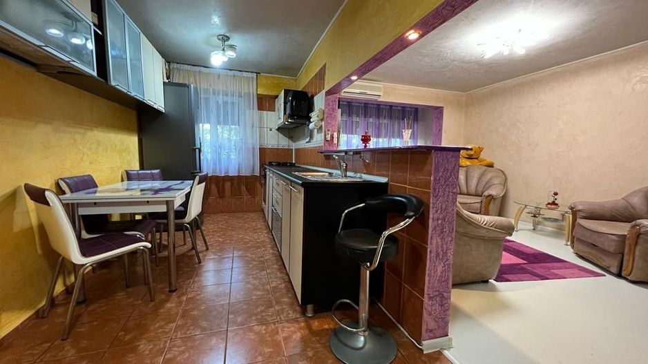 Tomis Nord - Apartament decomandat cu 2 camere, mobilat și utilat. - Poză 9
