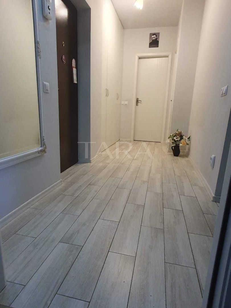 Apartament cu  2 camere de vanzare zona Vest - Poză 3
