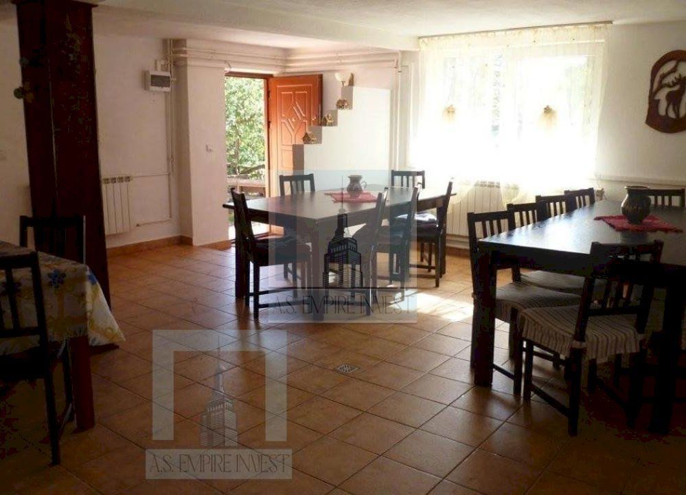 Pensiune 17 camere - zona Bran - Poză 12