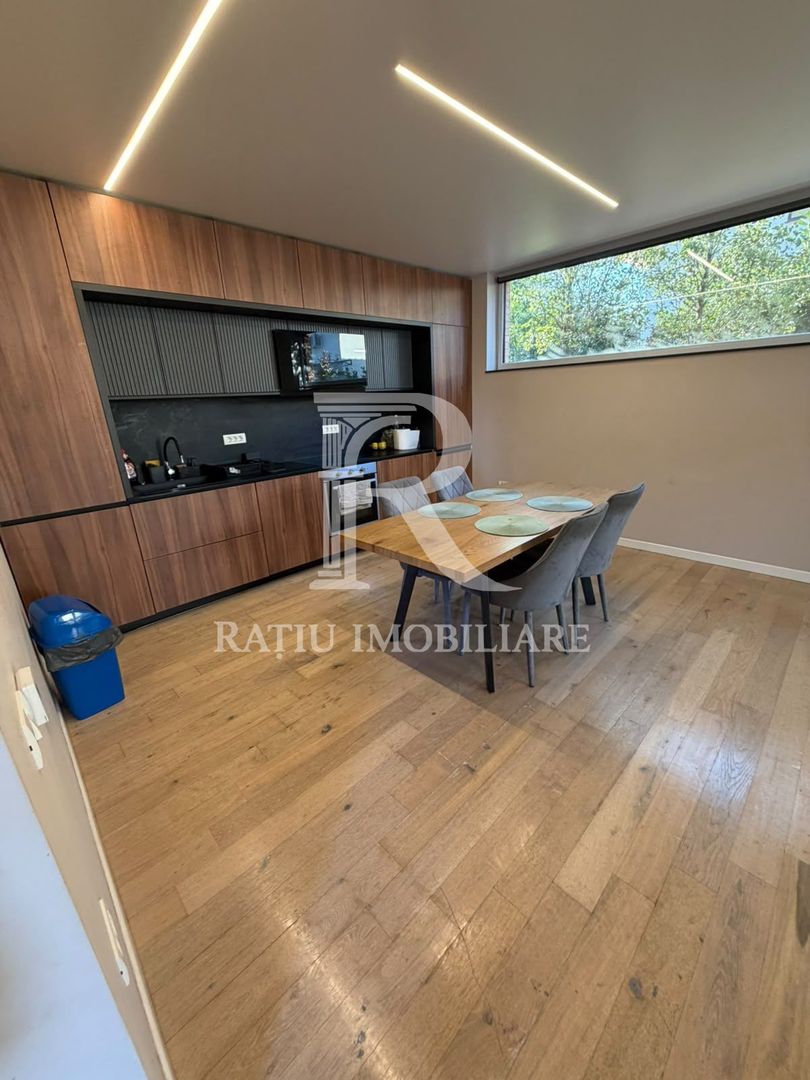 Casa cu 5 camere | Cartierul Tineretului | Oradea - Poză 2