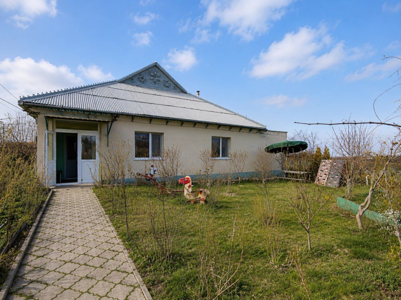 Cahul – Casă 3 Camere + Living | 139 m² | Teren 7.7 ari + Garaj | 95.000 € - Poză 4