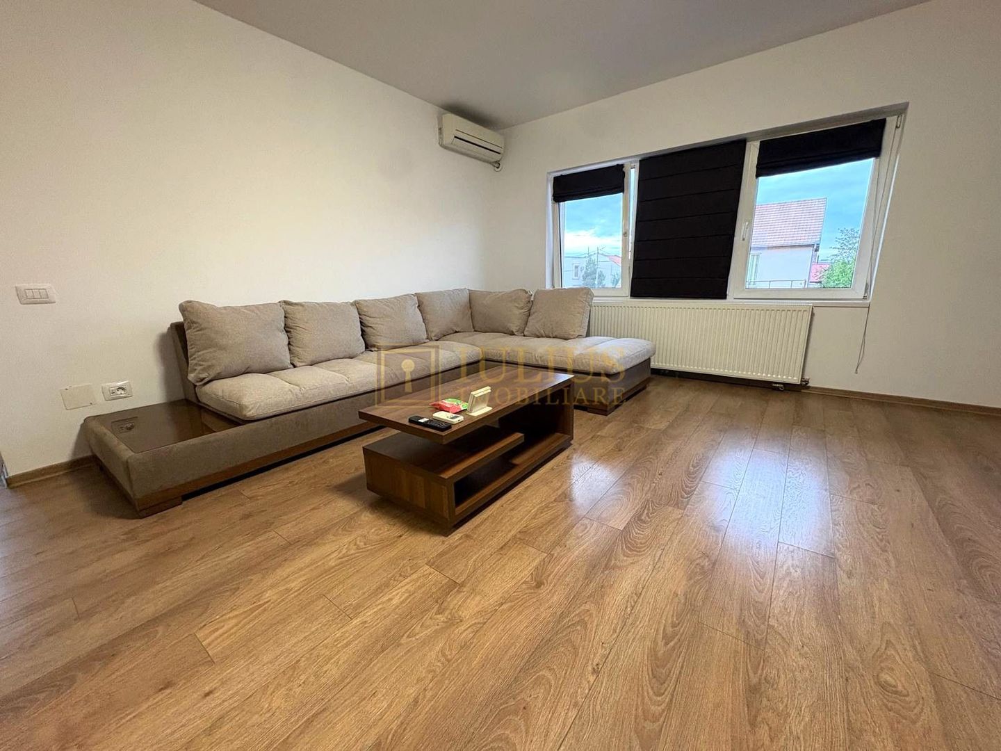 Apartament la curte, 2 băi, loc de parcare, zona linistita, dressing - Poză 3