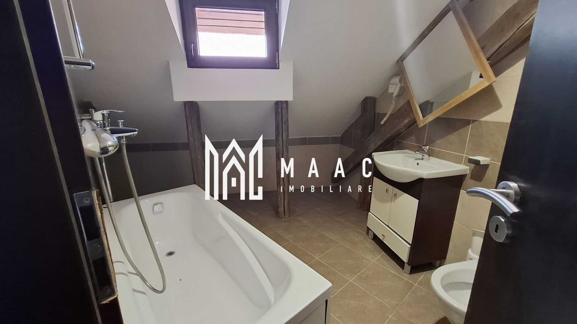 Pensiune 12 camere de închiriat | Central, Sibiu | terasă - Poză 52