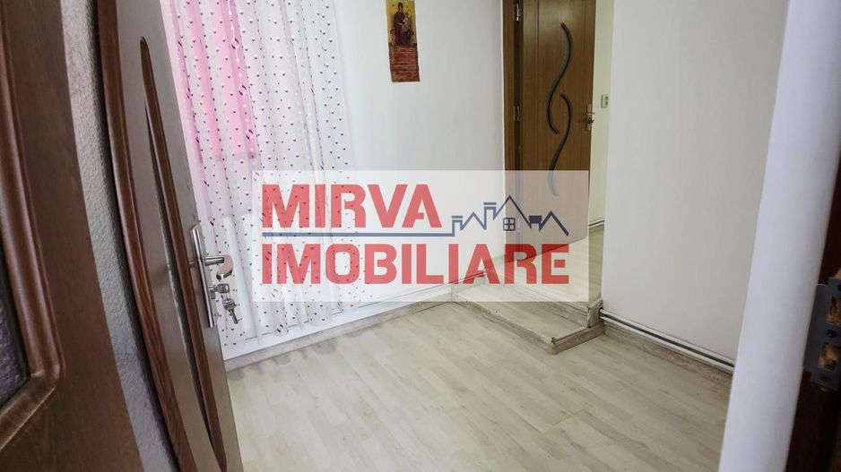 🏡 Casă renovată cu 6 camere, teren 557 mp – Berceni, Prahova - Poză 40