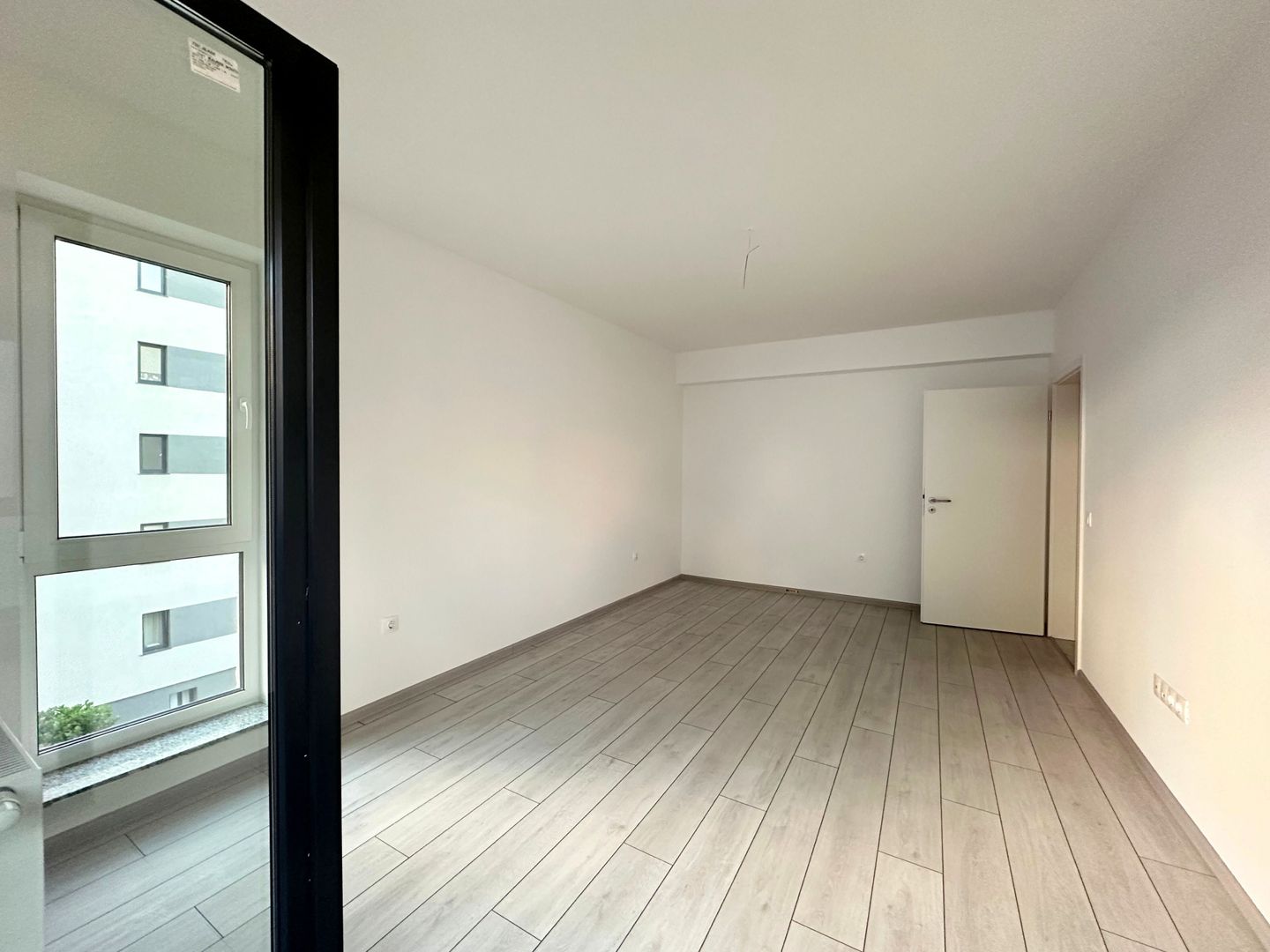 VÂNZARE APARTAMENT 2,5 CAMERE  NOU NELOCUIT - Poză 6