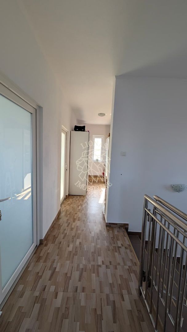 Casa 4 camere 154 mp-teren 600 mp-panorama spre oras-Zona La Soare - Poză 9