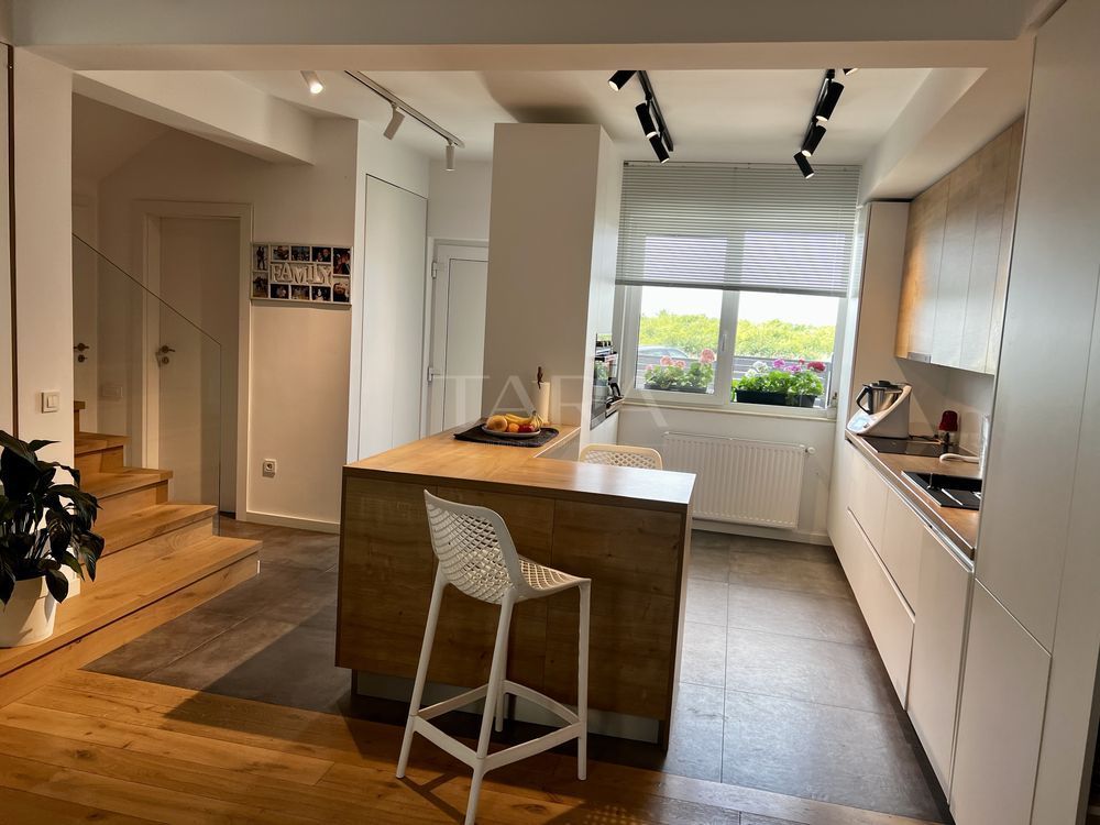 Triplex cu 4 camere de vanzare in Iris - Poză 3