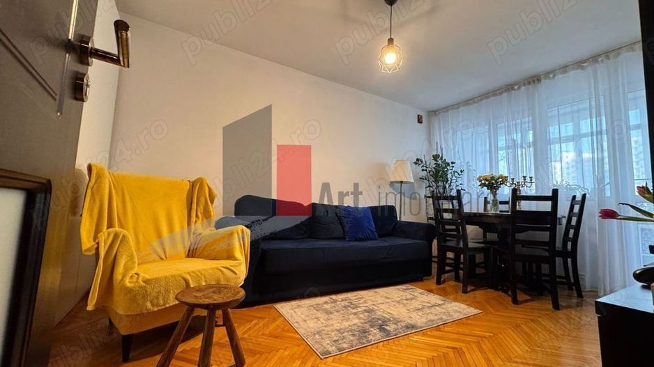 Apartament cu 3 camere de vanzare in zona Pajura. - Poză 1