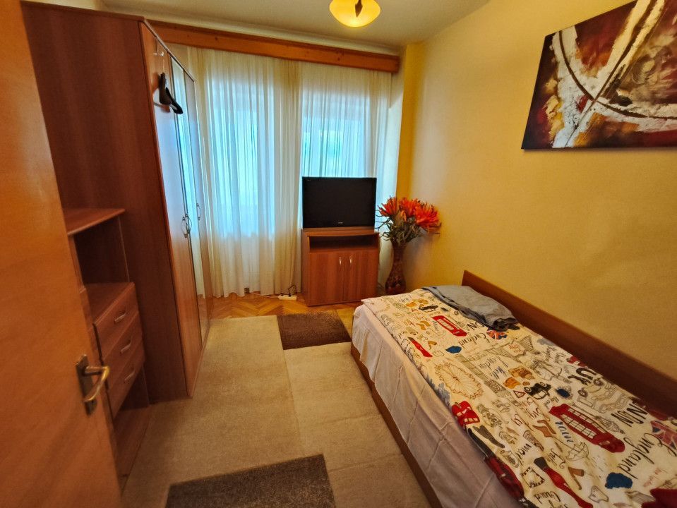 Apartament 3 camere situat în centrul orașului Târgu Jiu, pe pietonală - Poză 3