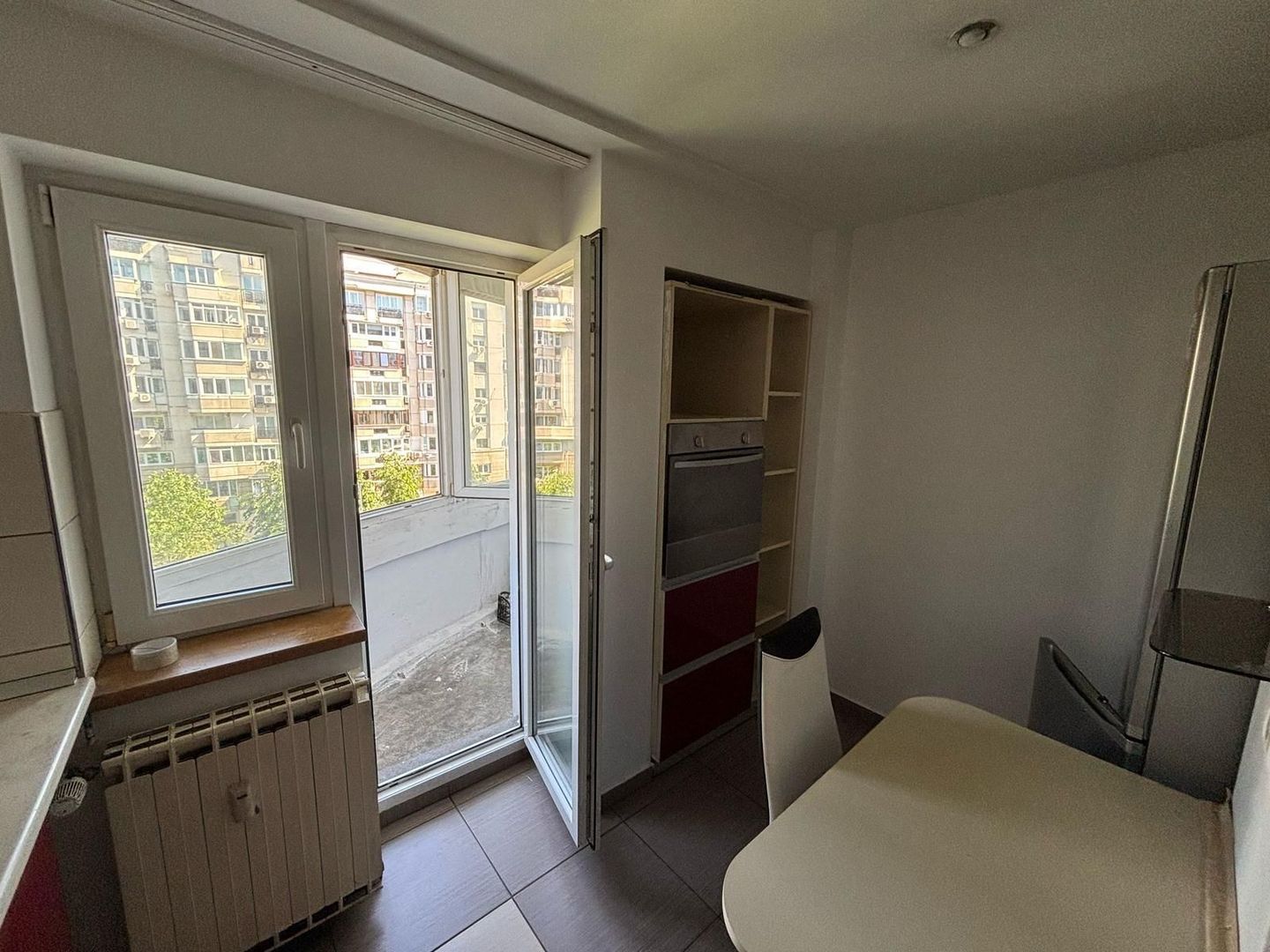 Vanzare Apartament 2 Camere Stradal Bulevardul Decebal - Poză 2