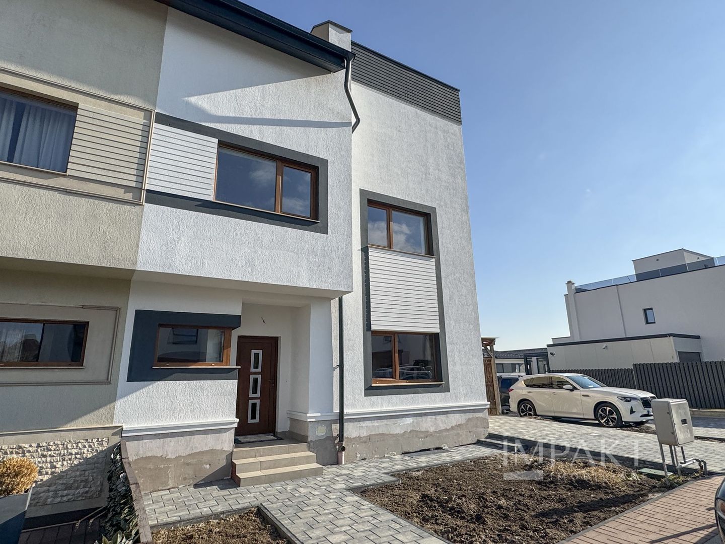 Duplex cu 8 camere in cartierul Buna-Ziua, teren 500 m2 ! - Poză 1