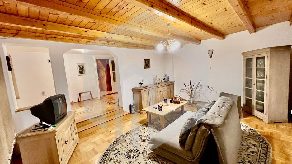 Casa de vanzare  in Talmacel-Teren 4000 mp cu livada+garaj - Poză 6